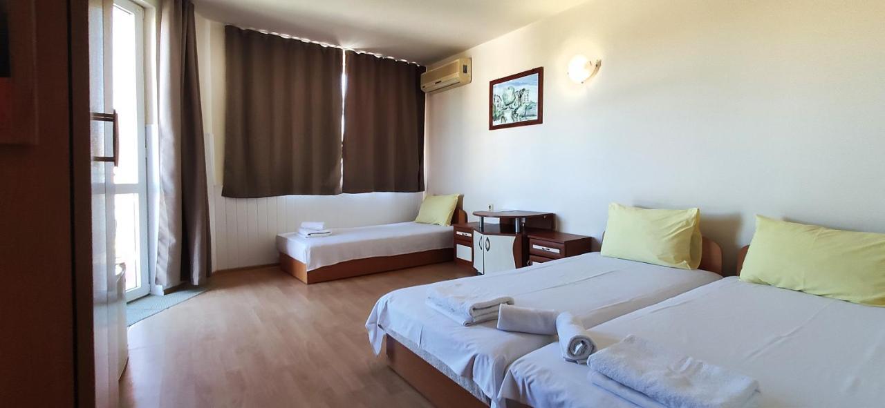 Sineva Guest House Ravda Extérieur photo