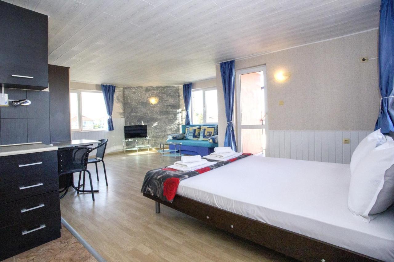 Sineva Guest House Ravda Extérieur photo