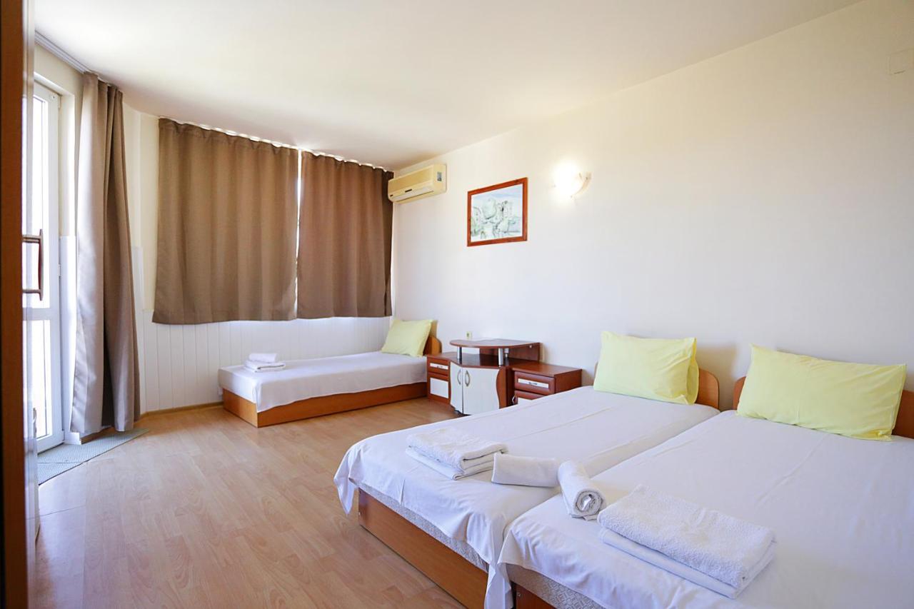 Sineva Guest House Ravda Extérieur photo