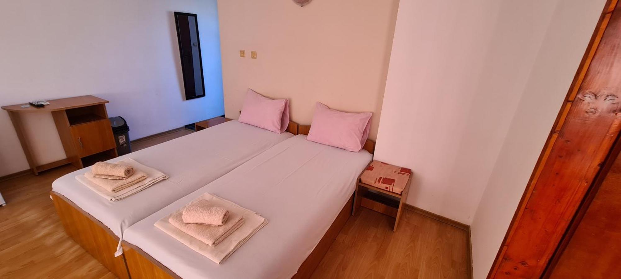 Sineva Guest House Ravda Extérieur photo